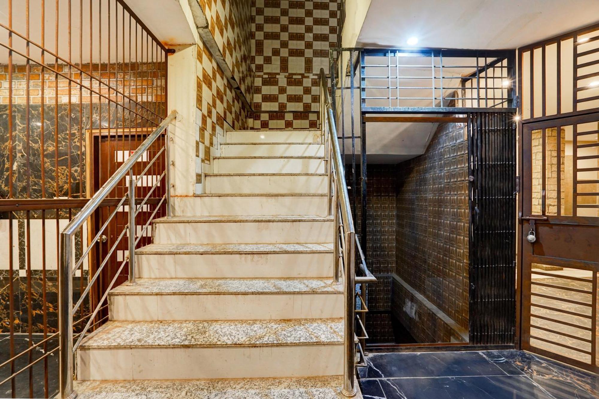 Hotel O Blue Vibes Meerut Exterior foto